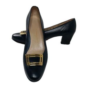 Salvatore Ferragamo Vara Black Leather Pumps Women's Size 8 B Gold Buckle